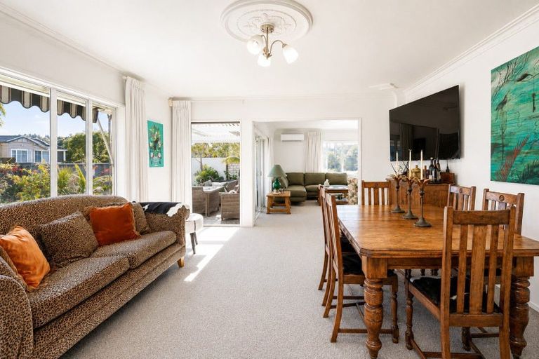 Photo of property in 2 Fern Grove, Taradale, Napier, 4112