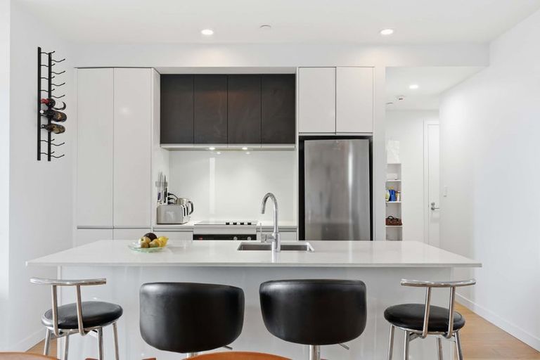 Photo of property in Frank Sargeson Apts, 104/74 Anzac Street, Takapuna, Auckland, 0622