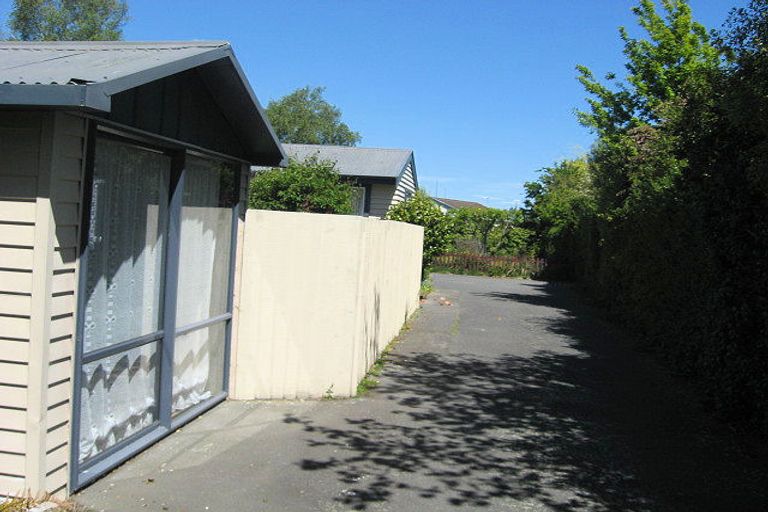 Photo of property in 2/17 Barnes Road, Redwood, Christchurch, 8051
