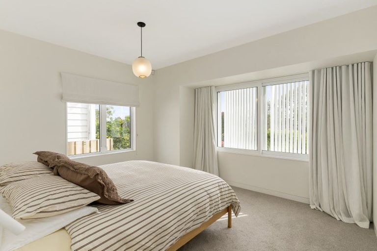 Photo of property in 90 Walker Road, Point Chevalier, Auckland, 1022