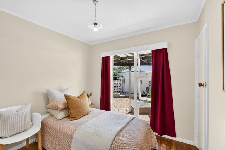 Photo of property in 68 Puketapu Road, Taradale, Napier, 4112