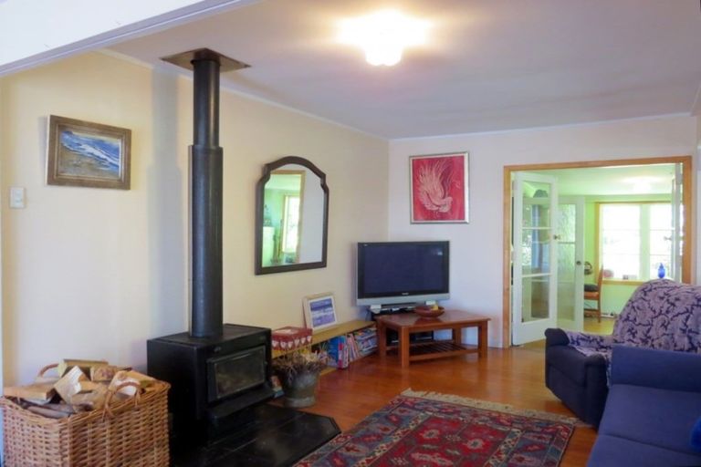 Photo of property in 25b Frederick Street, Coromandel, 3506