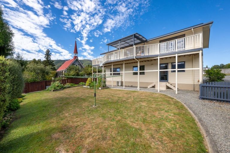 Photo of property in 28 Lawrence Street, Havelock, 7100