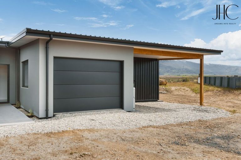 Photo of property in 6 Cassidy Way, Springvale, Alexandra, 9391