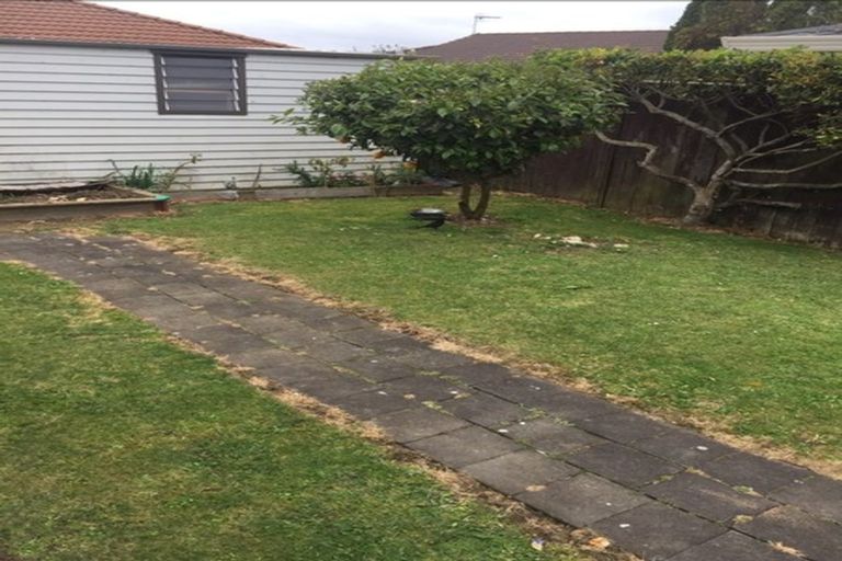 Photo of property in 8 Mirabell Place, Golflands, Auckland, 2013