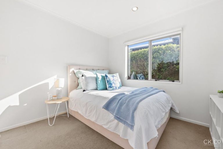 Photo of property in 15 Frankie Stevens Place, Riverstone Terraces, Upper Hutt, 5018