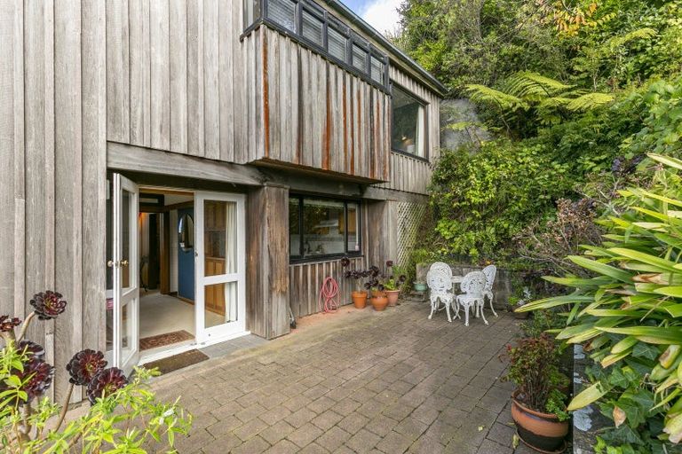 Photo of property in 31 Wadestown Road, Wadestown, Wellington, 6012