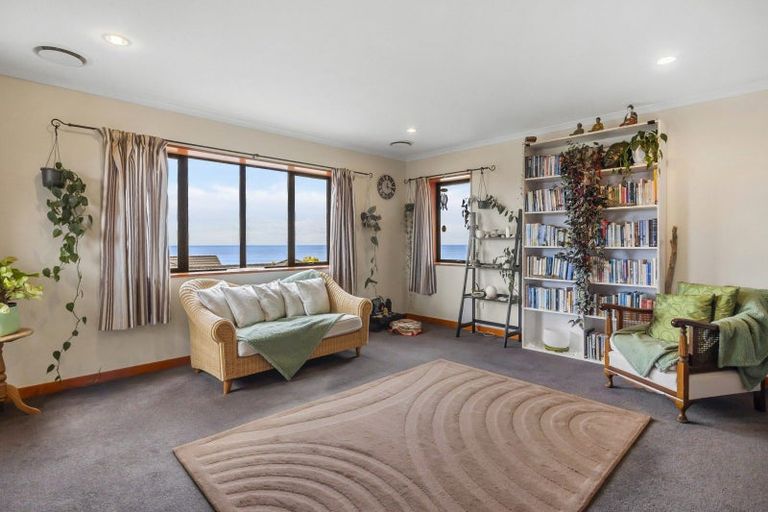 Photo of property in 41 Highgrove, Saint Clair, Dunedin, 9012