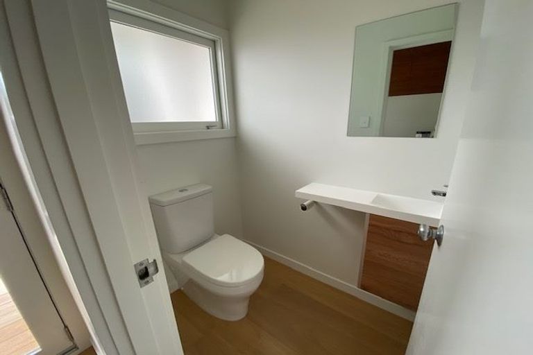 Photo of property in 26 Raekura Place, Redcliffs, Christchurch, 8081