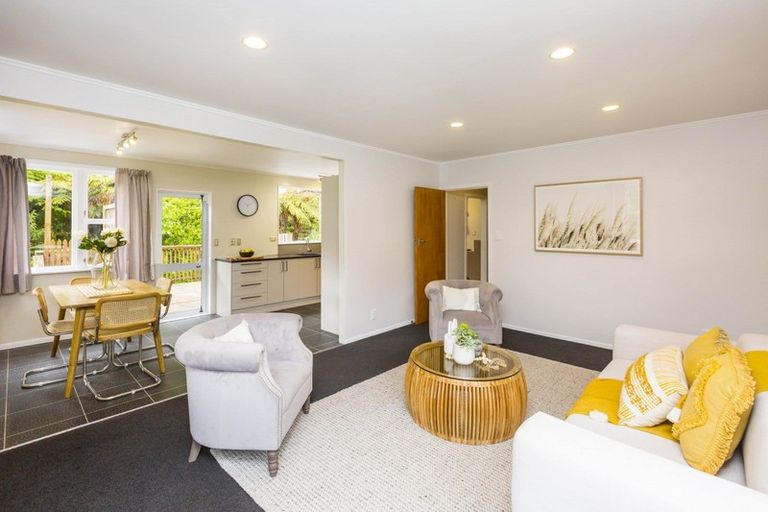 Photo of property in 67 Elmslie Road, Pinehaven, Upper Hutt, 5019