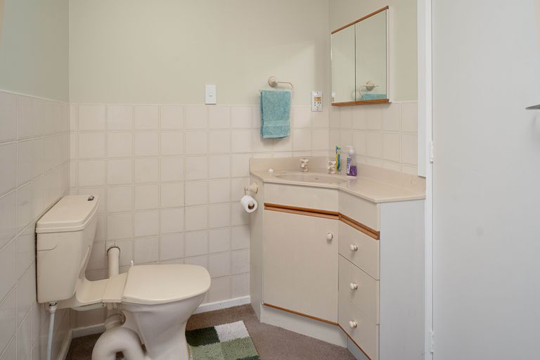 Photo of property in 399 Yaldhurst Road, Russley, Christchurch, 8042