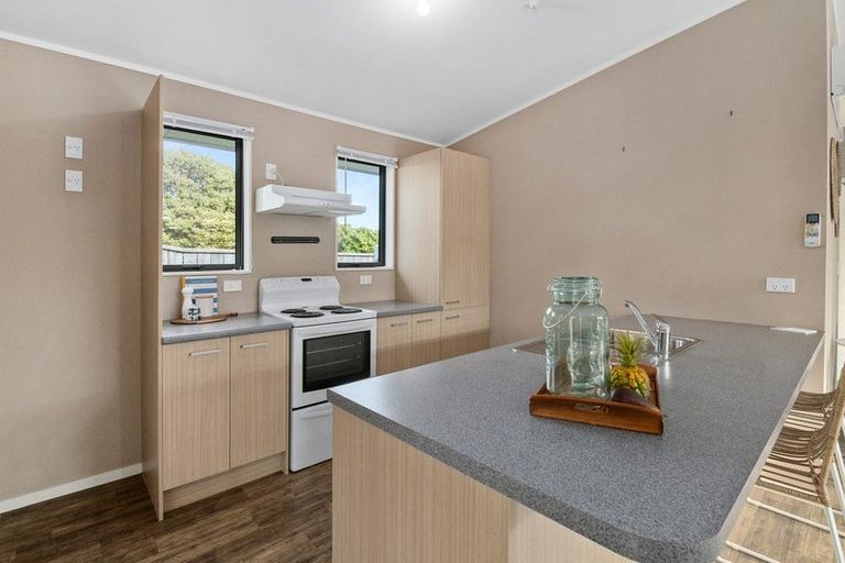 Photo of property in 7 Eruini Street, Waikanae Beach, Waikanae, 5036