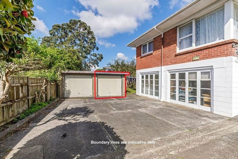 Photo of property in 4/13a Evelyn Place, Hillcrest, Auckland, 0627