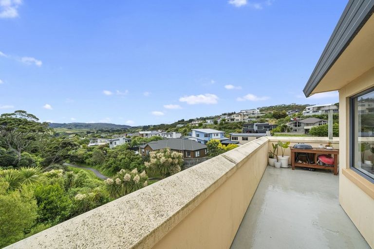 Photo of property in 41 Samwell Drive, Whitby, Porirua, 5024