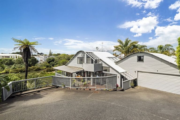 Photo of property in 7 Rangitoto Terrace, Milford, Auckland, 0620