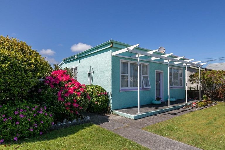 Photo of property in 35 Blake Street, Blaketown, Greymouth, 7805