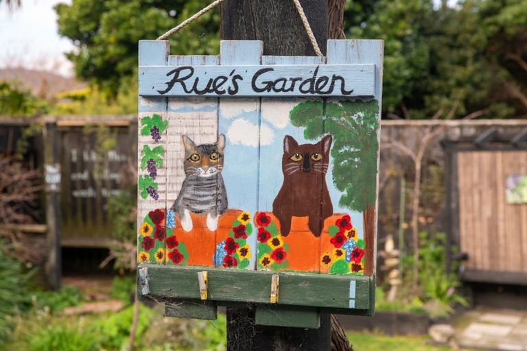 Photo of property in 108 Wellington Road, Paekakariki, 5034