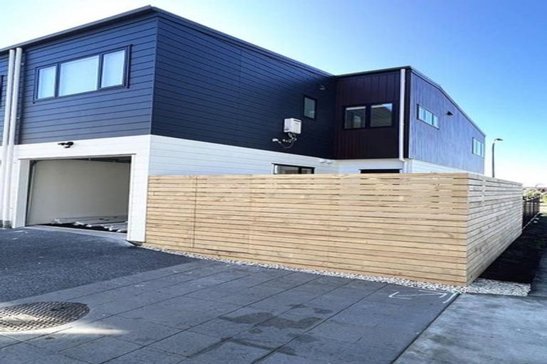 Photo of property in 5 Aramata Road, Papakura, 2110