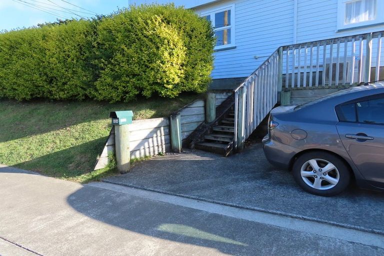 Photo of property in 60 Beazley Avenue, Paparangi, Wellington, 6037