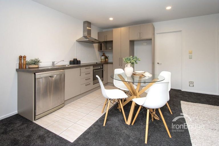 Photo of property in 172d Edgeware Road, Edgeware, Christchurch, 8013