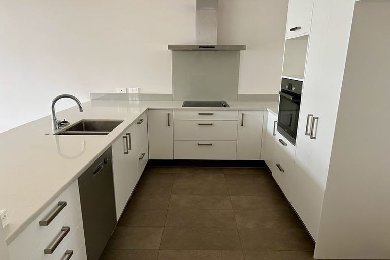 Photo of property in 94 Hobsonville Point Road, Hobsonville, Auckland, 0616