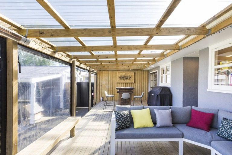 Photo of property in 33 Benmore Avenue, Cloverlea, Palmerston North, 4412