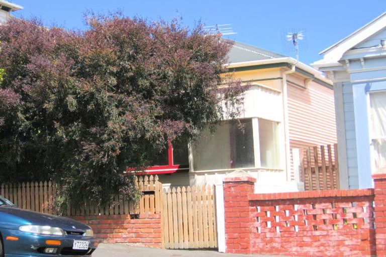 Photo of property in 7 Salisbury Terrace, Mount Cook, Wellington, 6021