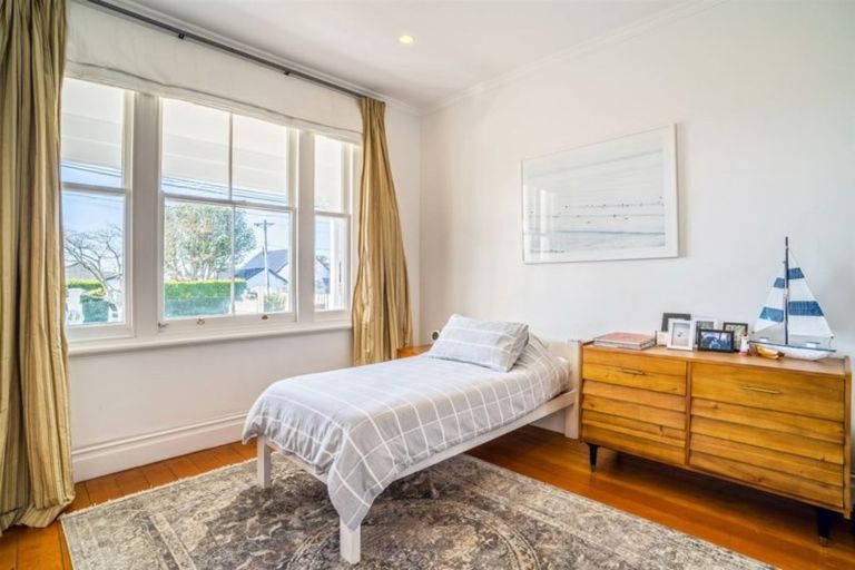 Photo of property in 6 Richmond Avenue, Northcote Point, Auckland, 0627