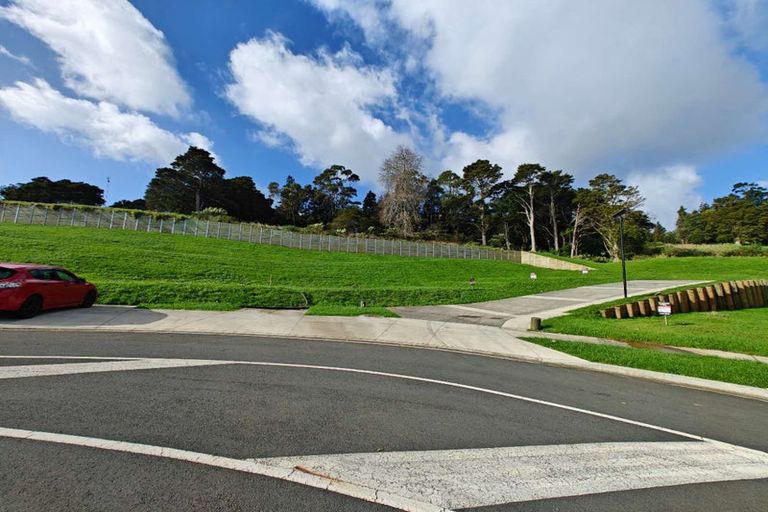 Photo of property in 42 Piringa Road, Pukekohe, 2120