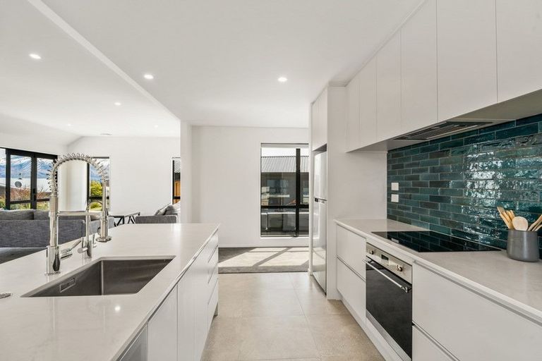 Photo of property in 37 Farrant Drive, Wanaka, 9305