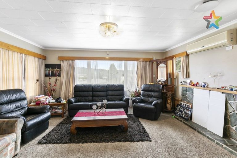 Photo of property in 10 Isabel Grove, Wainuiomata, Lower Hutt, 5014