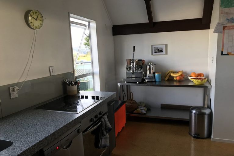 Photo of property in 77 Kaikoura Street, Maupuia, Wellington, 6022