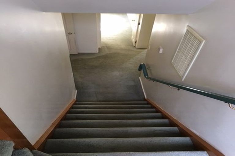 Photo of property in 31 The Crowsnest, Whitby, Porirua, 5024