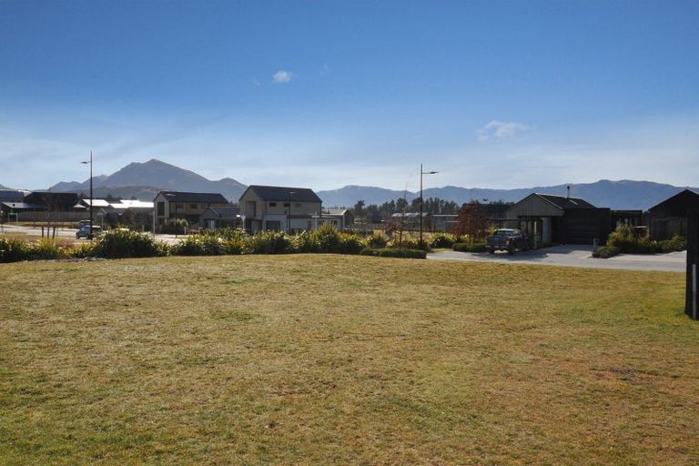 Photo of property in 3 Mount Prospect Lane, Wanaka, 9305
