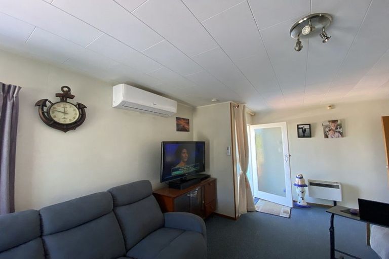 Photo of property in 19 Contessa Drive, Glenfield, Auckland, 0629