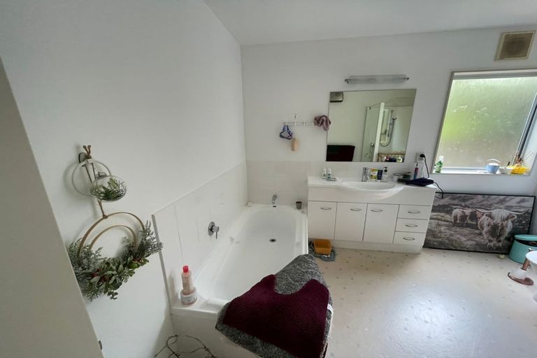 Photo of property in 65 Meadowcroft Grove, Johnsonville, Wellington, 6037