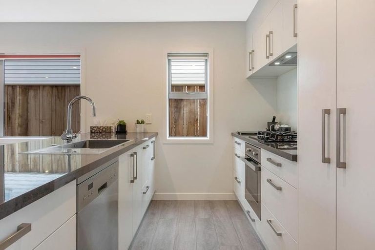 Photo of property in 23c Hinau Street, Tawa, Wellington, 5028