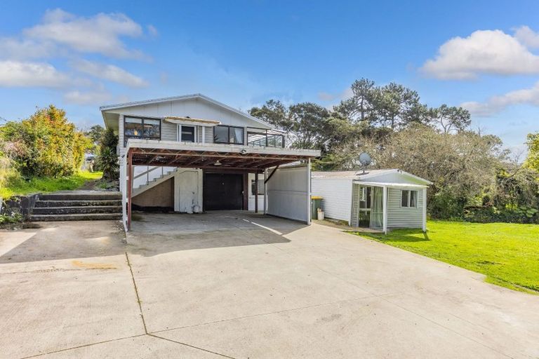 Photo of property in 35 Nile Road, Kelston, Auckland, 0602