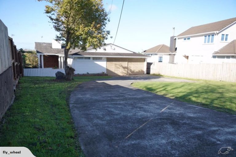 Photo of property in 109 Sylvan Avenue, Northcote, Auckland, 0627