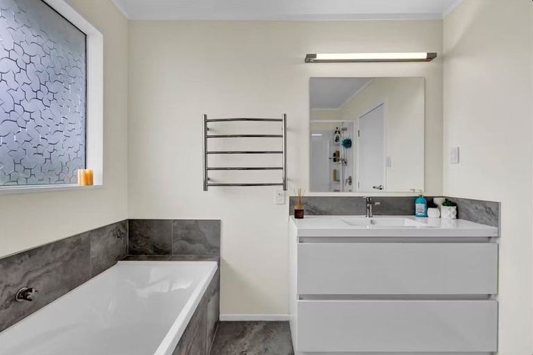 Photo of property in 3 Veronica Place, Bell Block, New Plymouth, 4312