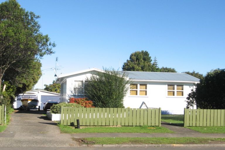 Photo of property in 5 Romney Place, Manurewa, Auckland, 2102