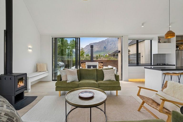 Photo of property in 1 Torridon Court, Jacks Point, Queenstown, 9371