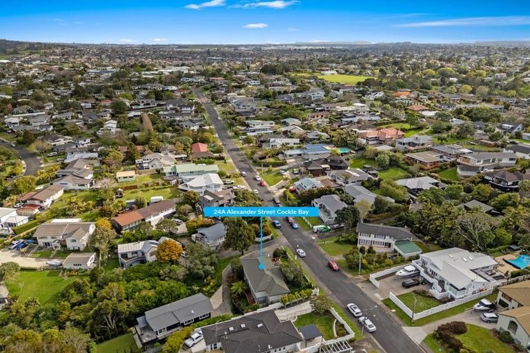 Photo of property in 24a Alexander Street, Cockle Bay, Auckland, 2014