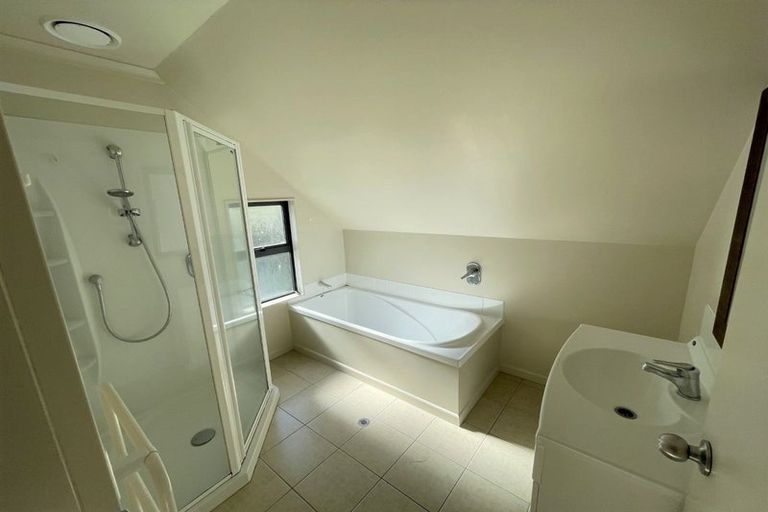 Photo of property in 30a Domanski Crescent, Owhiro Bay, Wellington, 6023