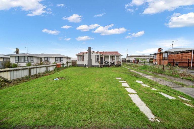 Photo of property in 14 Wakelin Road, Mangere East, Auckland, 2024