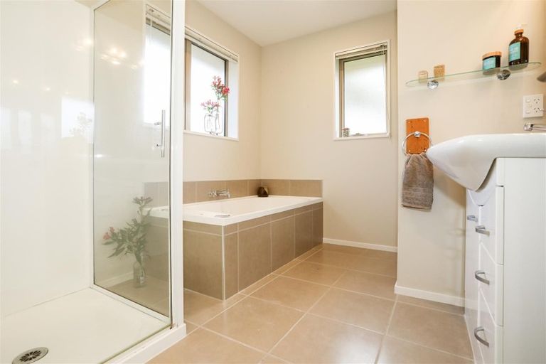 Photo of property in 25 Heathridge Place, Lincoln, 7608