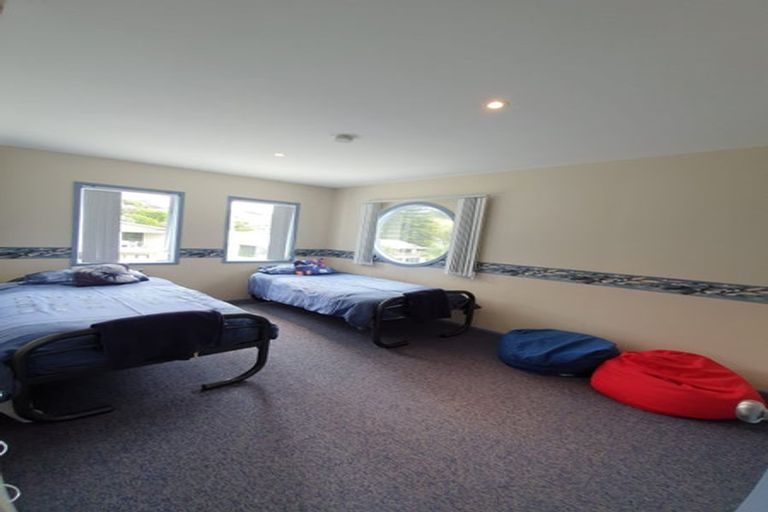 Photo of property in 18 Rewa Place, Russell, 0202