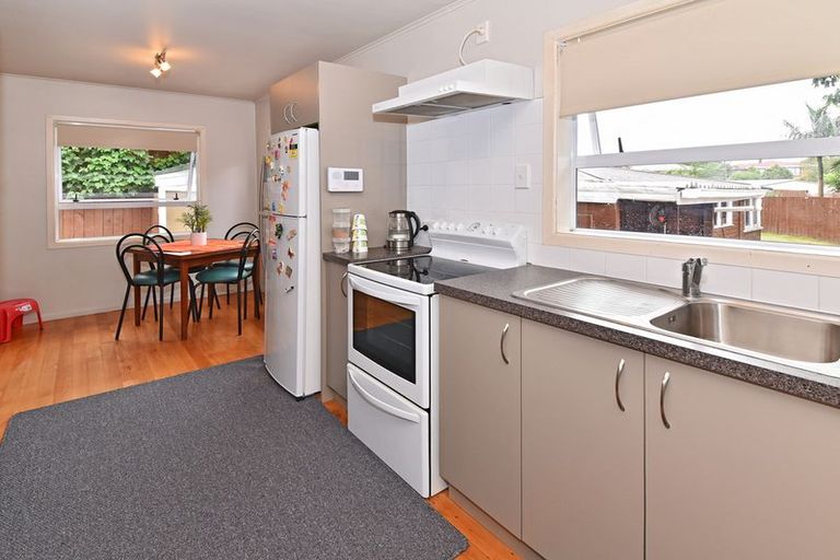 Photo of property in 12 Barnard Place, Manurewa East, Auckland, 2102