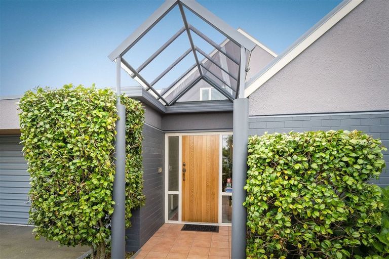 Photo of property in 2/15 Wai-iti Terrace, Burnside, Christchurch, 8053