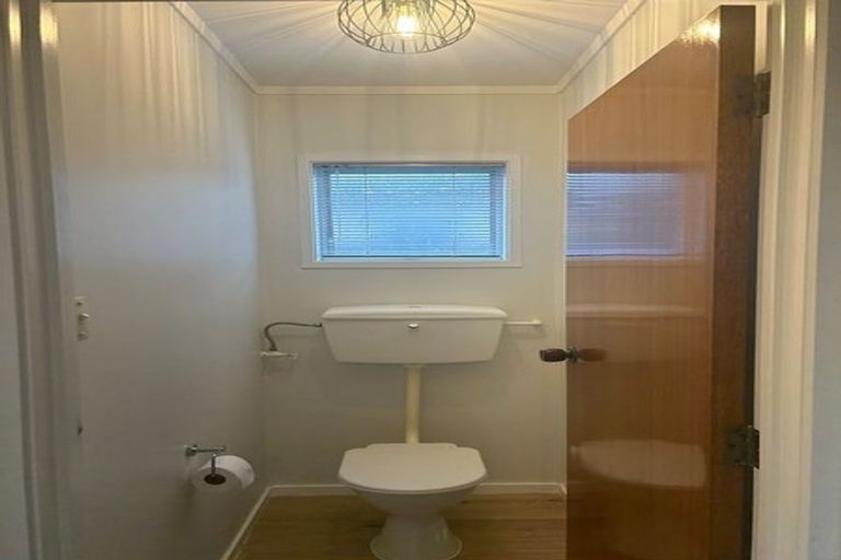 Photo of property in 40 Tiraumea Drive, Pakuranga, Auckland, 2010